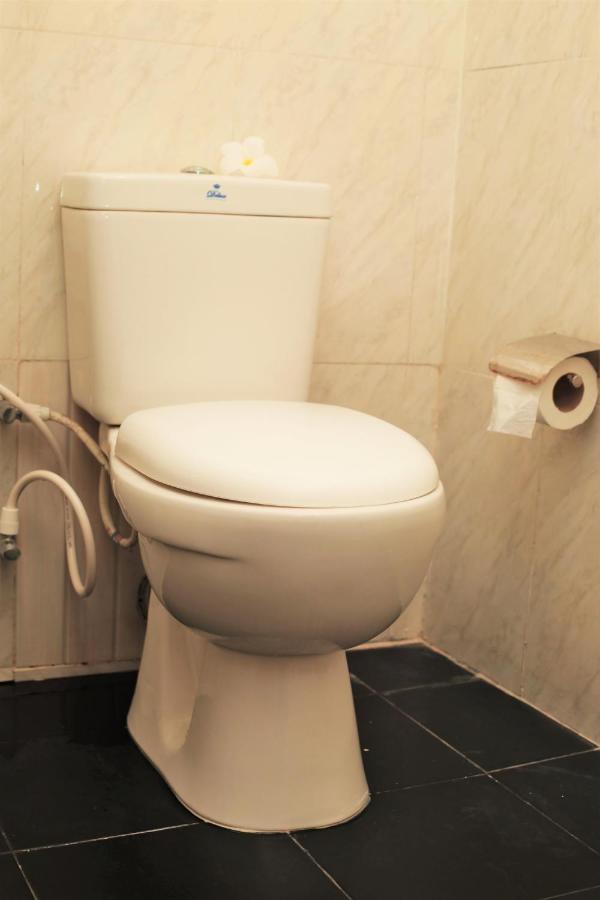 Odani Villa Уелигама Екстериор снимка